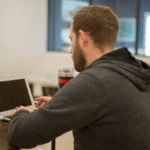 Специалист CRM-системы: кто это и когда нужен в штате
